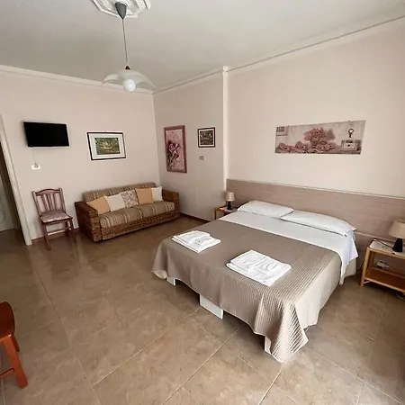 Kalypso לינה וארוחת בוקר 3*